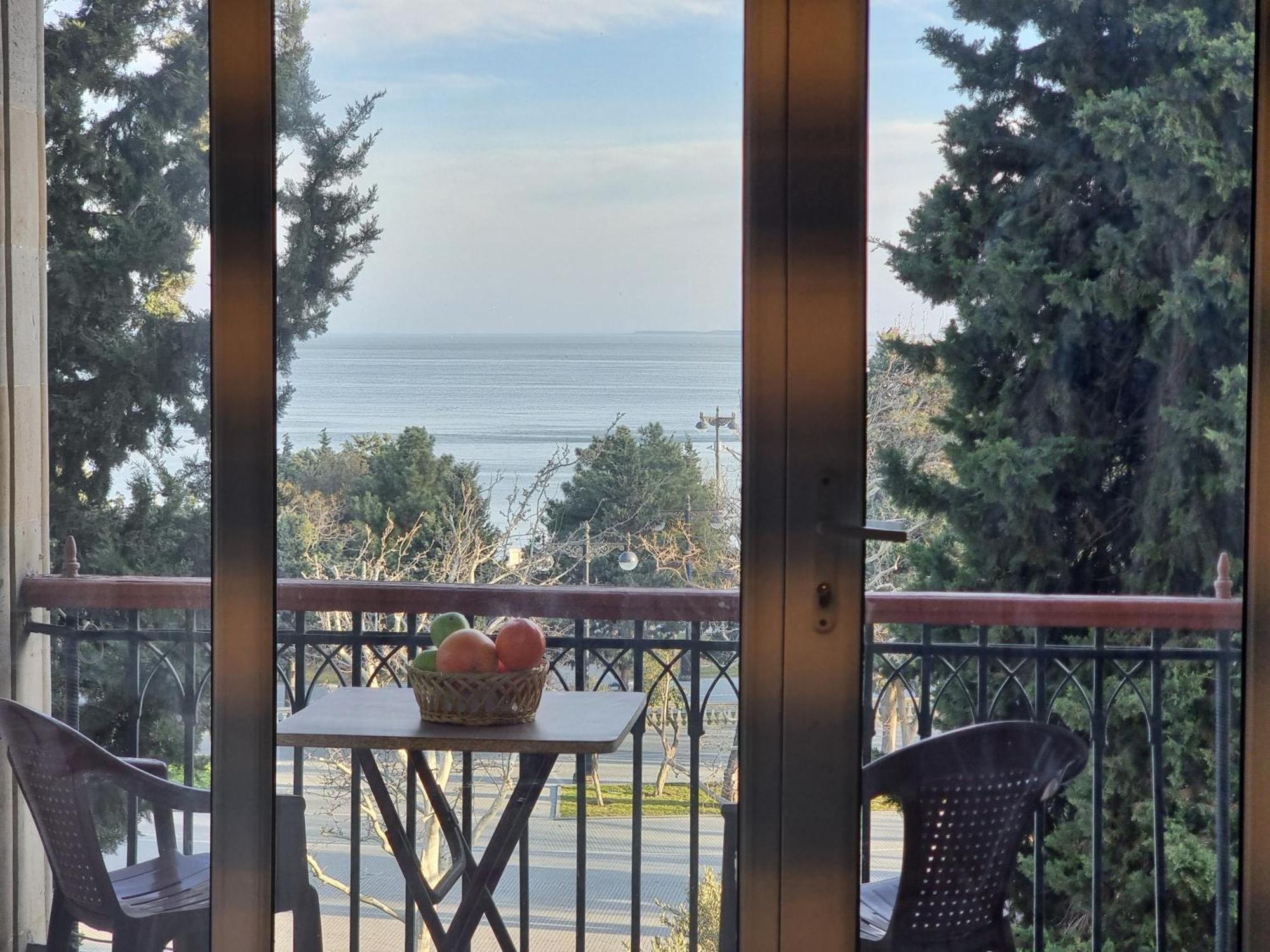 Old Sea View Apartment *
