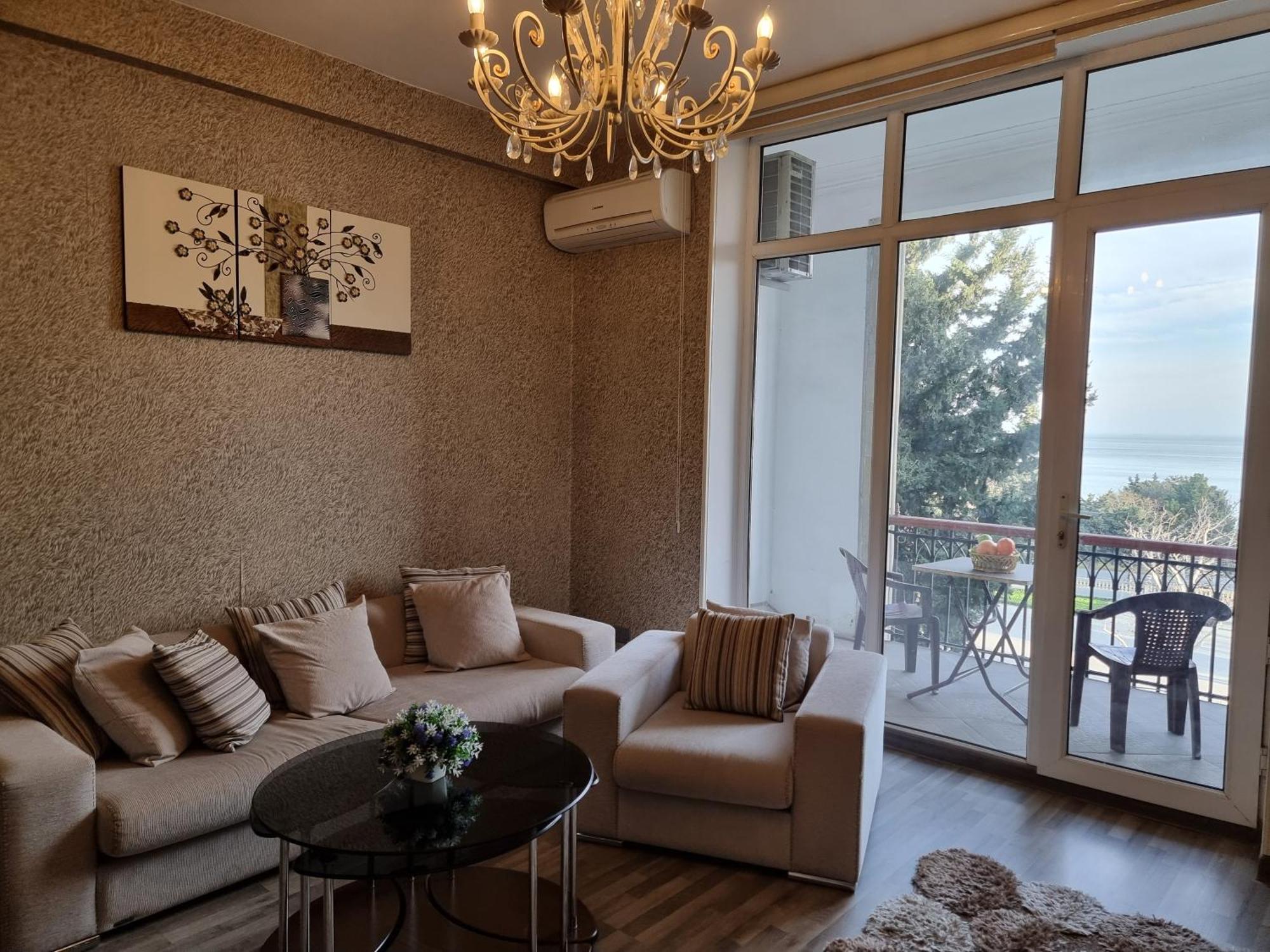 Old Sea View Apartment *